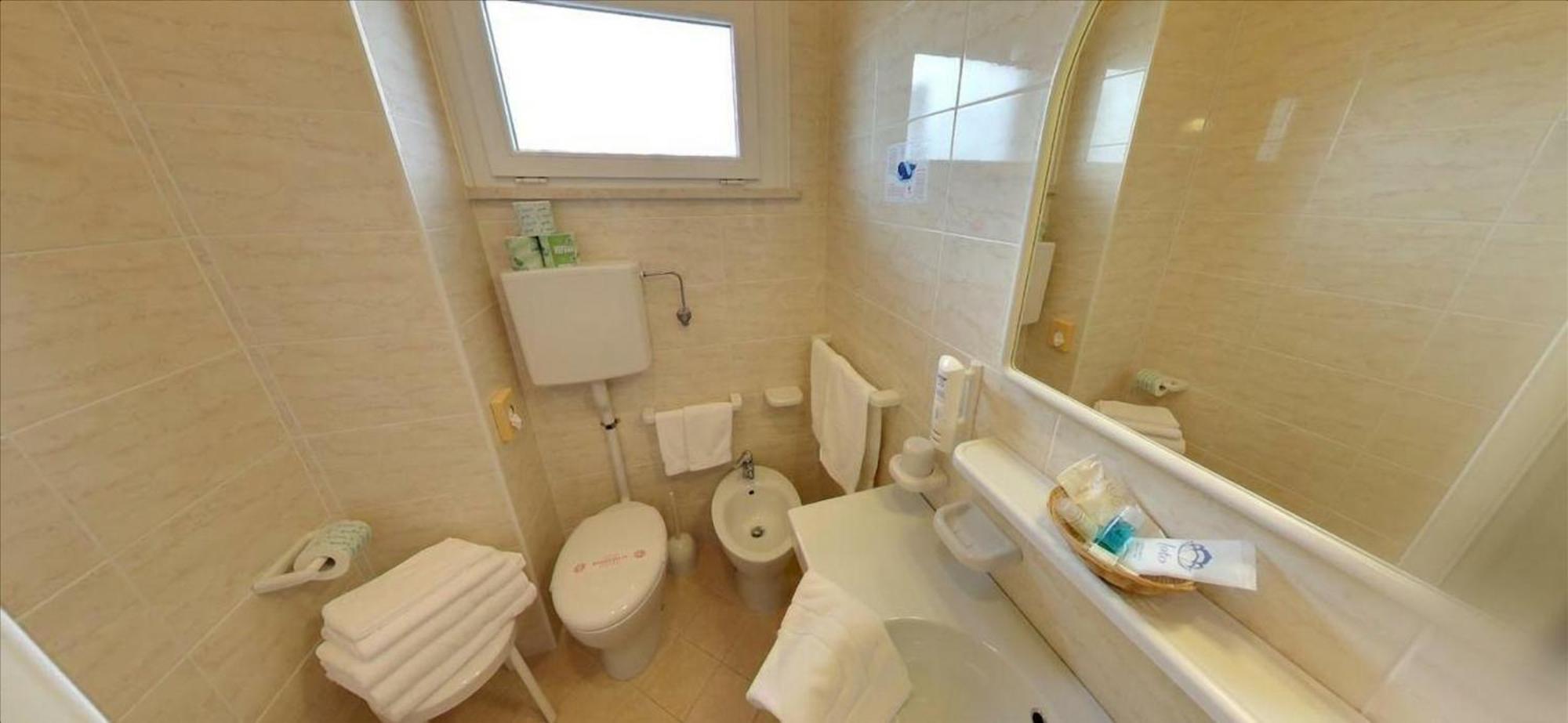Hotel Milord Cesenatico Esterno foto