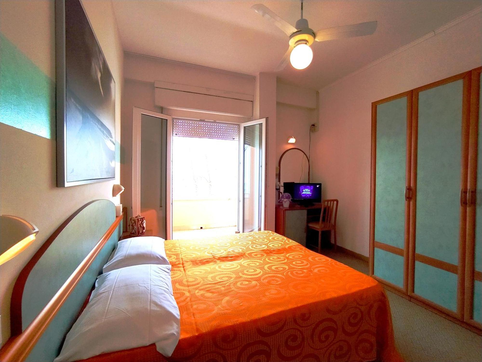 Hotel Milord Cesenatico Esterno foto
