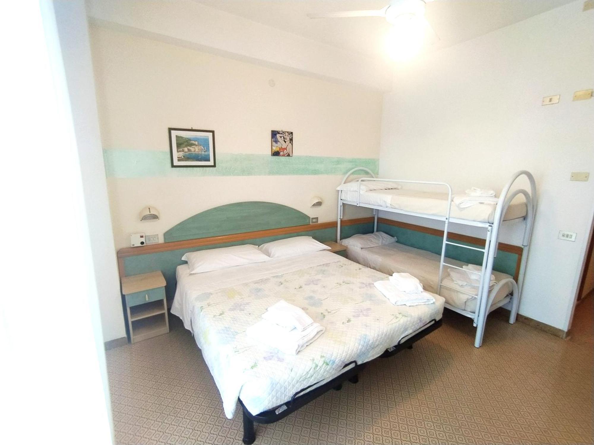 Hotel Milord Cesenatico Esterno foto