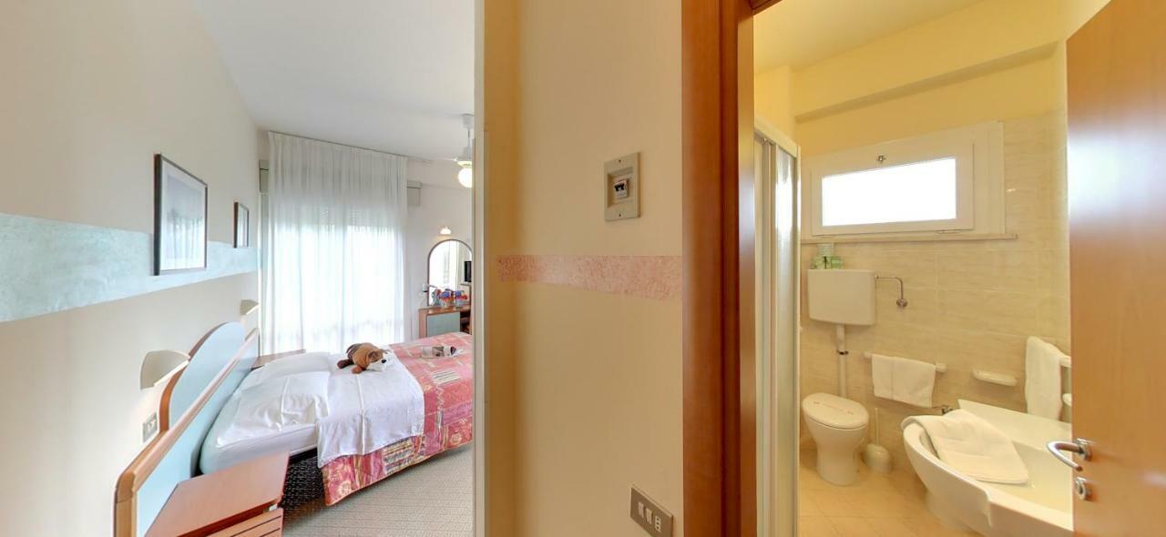 Hotel Milord Cesenatico Esterno foto