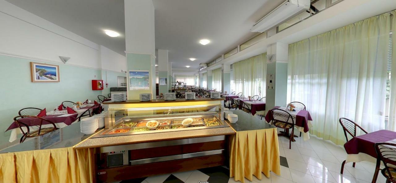 Hotel Milord Cesenatico Esterno foto