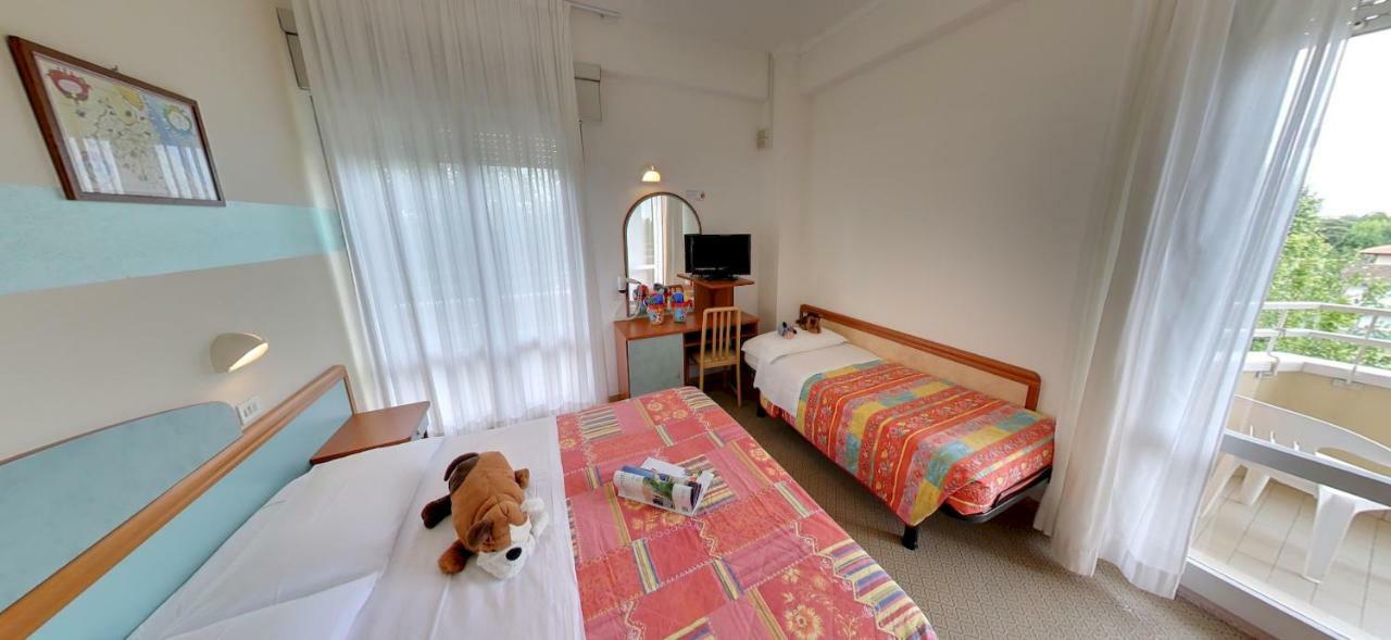 Hotel Milord Cesenatico Esterno foto